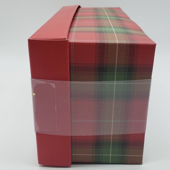 Fringe Studio Wifey and Hubby Heart Porcelain Mugs in Original Box - Picture 12 of 15